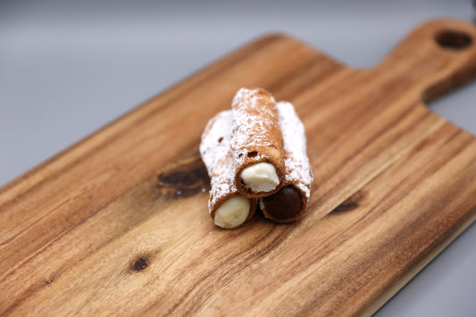 Mignon Cannoli