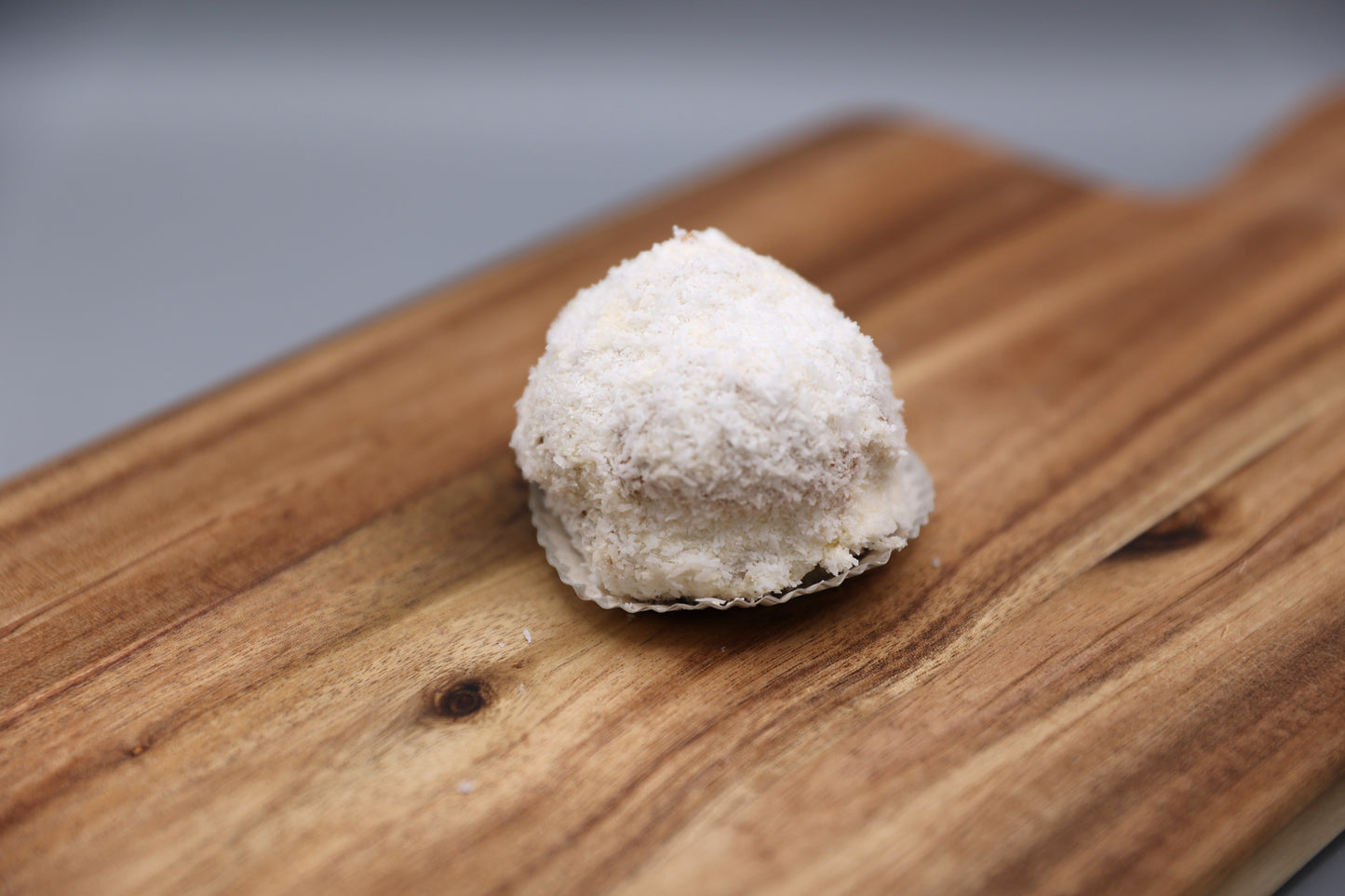 Mignon Coconut & Nutella Bigne (5 pieces)